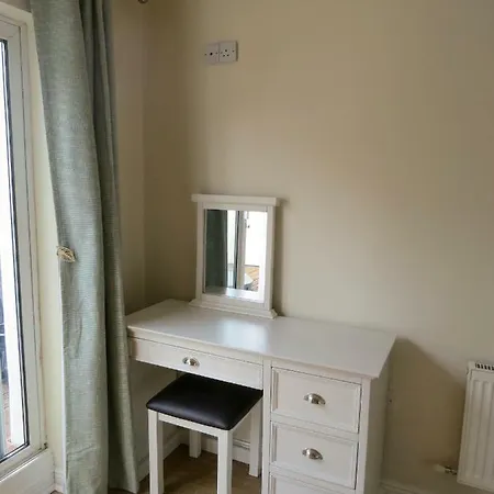 ♣ Center Of Town 3br House ♣ Free Parking Maison d'hôtes